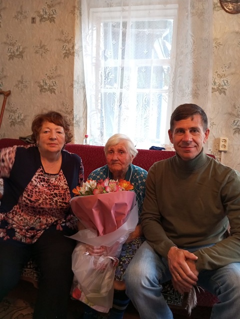 1 мая исполнилось 90 лет жительнице улицы Жукова Васюкович Клавдии Семеновне