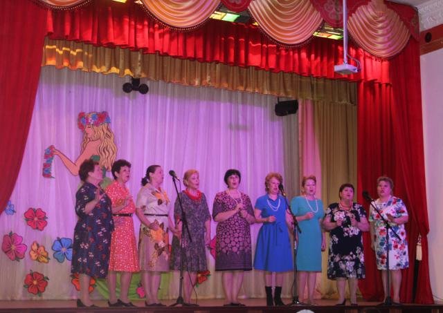 Концерт, поздравление с 8 Марта всех женщин поселения