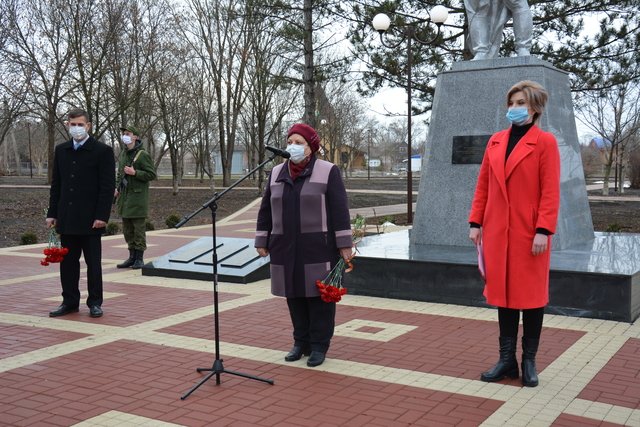 Сегодня в поселке Парковом состоялось торжественное мероприятие, посвященное 78-й Годовщине со дня освобождения города Тихорецка и Тихорецкого района от немецко-фашистских захватчиков